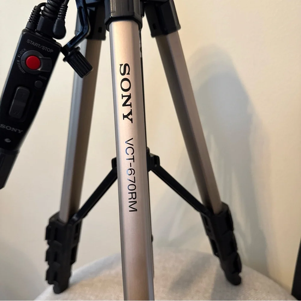 B2 Sony Remote Control Tripod VCT-670RM Cameras Camcorders F/S